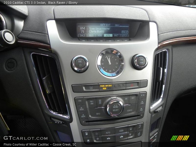 Controls of 2010 CTS 3.0 Sedan