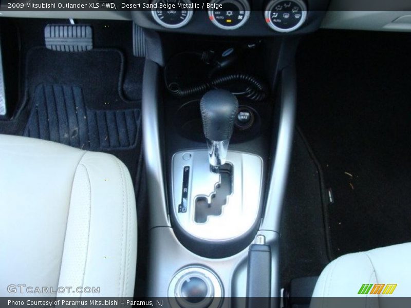 Desert Sand Beige Metallic / Beige 2009 Mitsubishi Outlander XLS 4WD