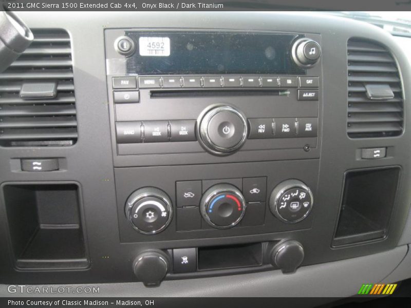 Onyx Black / Dark Titanium 2011 GMC Sierra 1500 Extended Cab 4x4