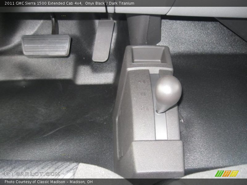 Onyx Black / Dark Titanium 2011 GMC Sierra 1500 Extended Cab 4x4