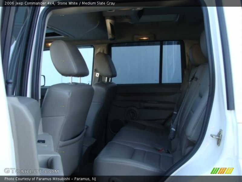 Stone White / Medium Slate Gray 2006 Jeep Commander 4x4