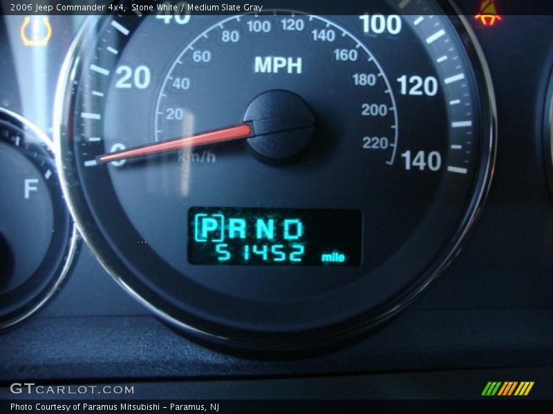 Stone White / Medium Slate Gray 2006 Jeep Commander 4x4