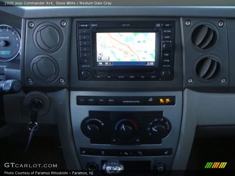 Stone White / Medium Slate Gray 2006 Jeep Commander 4x4