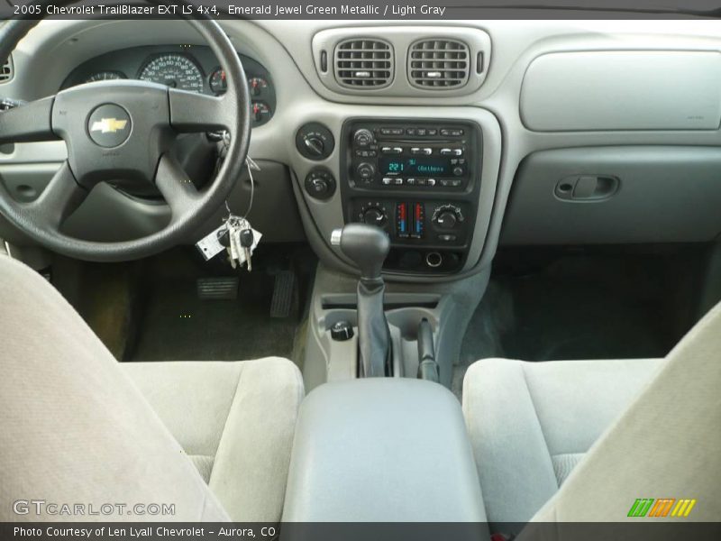 Emerald Jewel Green Metallic / Light Gray 2005 Chevrolet TrailBlazer EXT LS 4x4