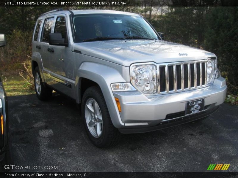 Bright Silver Metallic / Dark Slate Gray 2011 Jeep Liberty Limited 4x4