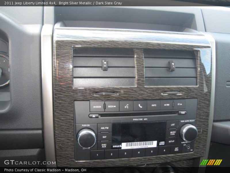 Bright Silver Metallic / Dark Slate Gray 2011 Jeep Liberty Limited 4x4