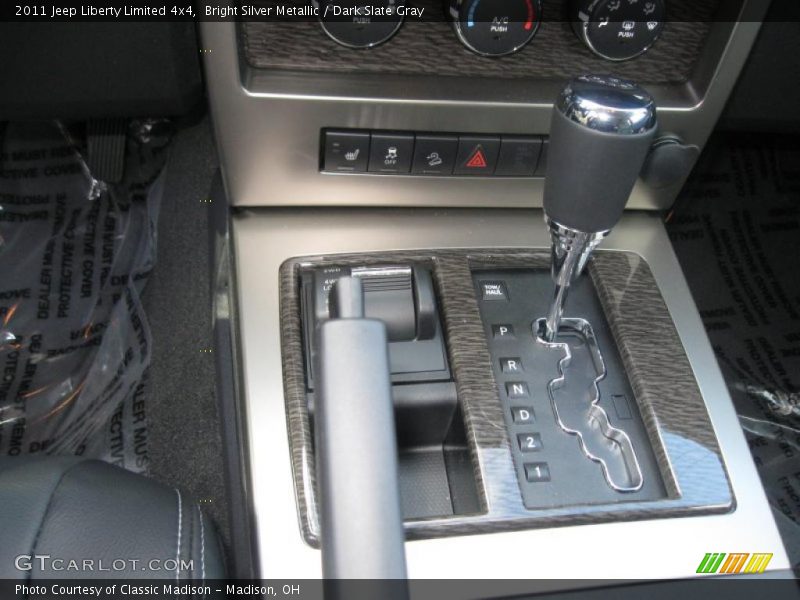Bright Silver Metallic / Dark Slate Gray 2011 Jeep Liberty Limited 4x4