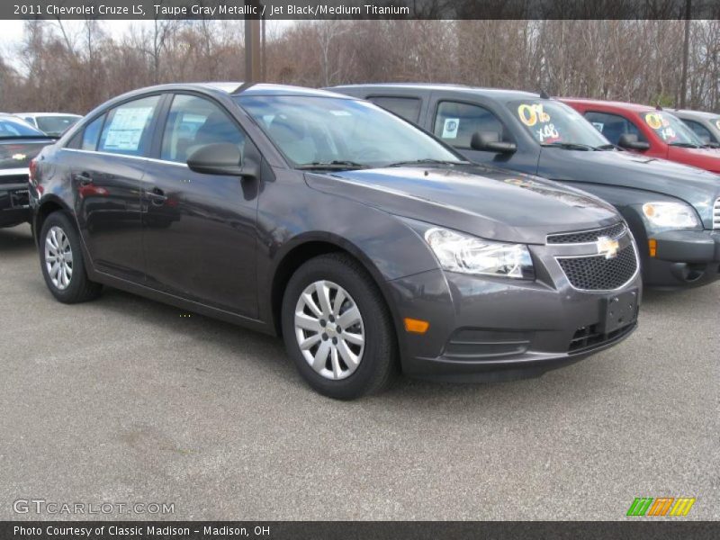 Taupe Gray Metallic / Jet Black/Medium Titanium 2011 Chevrolet Cruze LS