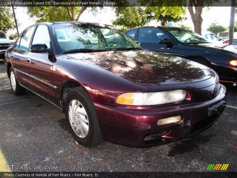 Barcelona Red Pearl Metallic / Beige 1997 Mitsubishi Galant DE