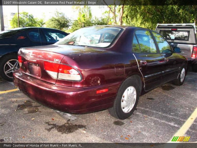 Barcelona Red Pearl Metallic / Beige 1997 Mitsubishi Galant DE