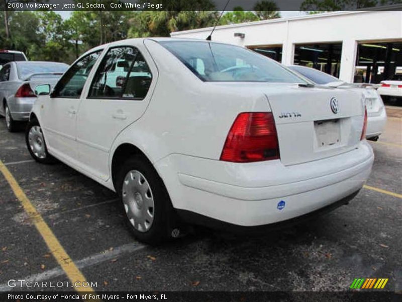 Cool White / Beige 2000 Volkswagen Jetta GL Sedan
