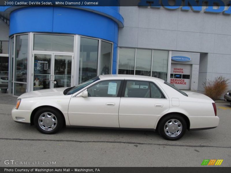 White Diamond / Oatmeal 2000 Cadillac DeVille Sedan