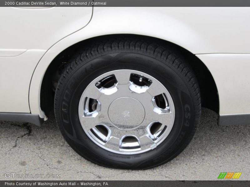 White Diamond / Oatmeal 2000 Cadillac DeVille Sedan