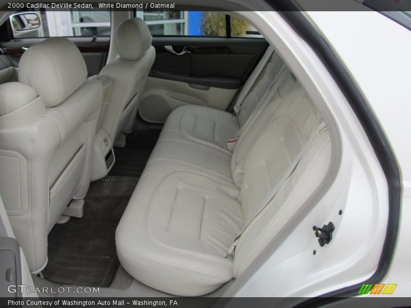 White Diamond / Oatmeal 2000 Cadillac DeVille Sedan