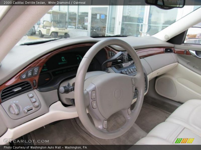 White Diamond / Oatmeal 2000 Cadillac DeVille Sedan
