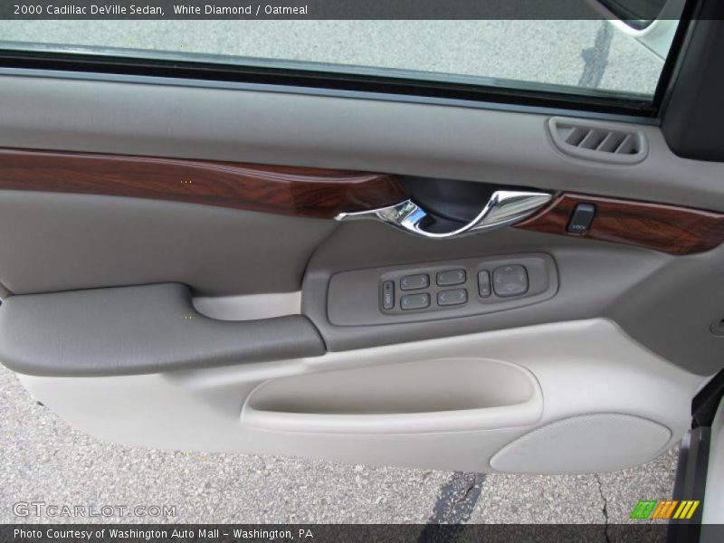 White Diamond / Oatmeal 2000 Cadillac DeVille Sedan