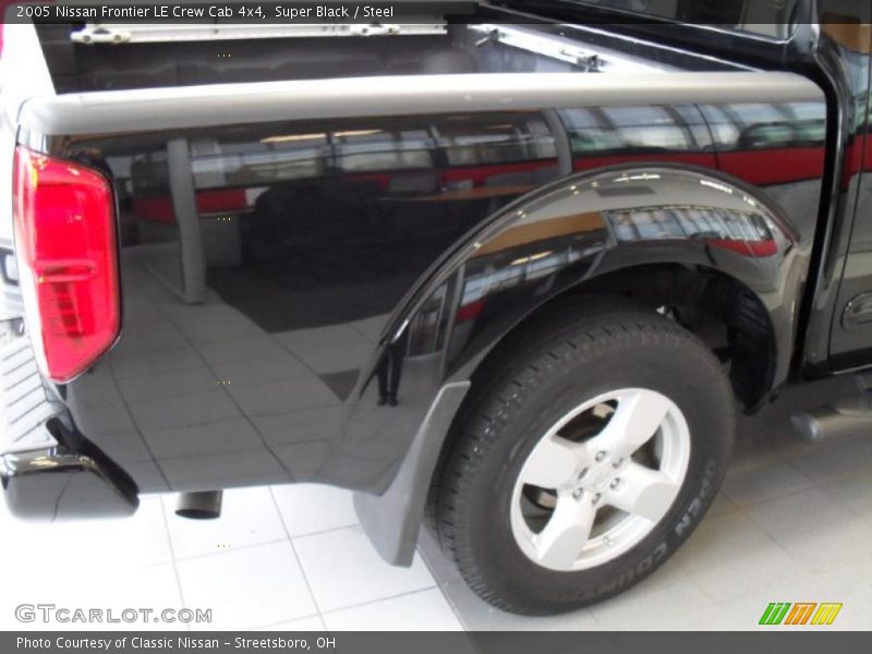 Super Black / Steel 2005 Nissan Frontier LE Crew Cab 4x4