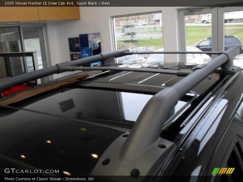 Super Black / Steel 2005 Nissan Frontier LE Crew Cab 4x4