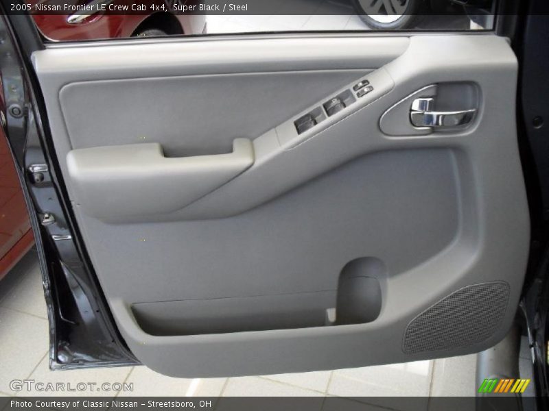 Super Black / Steel 2005 Nissan Frontier LE Crew Cab 4x4