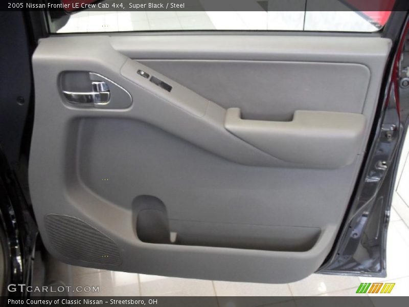 Super Black / Steel 2005 Nissan Frontier LE Crew Cab 4x4