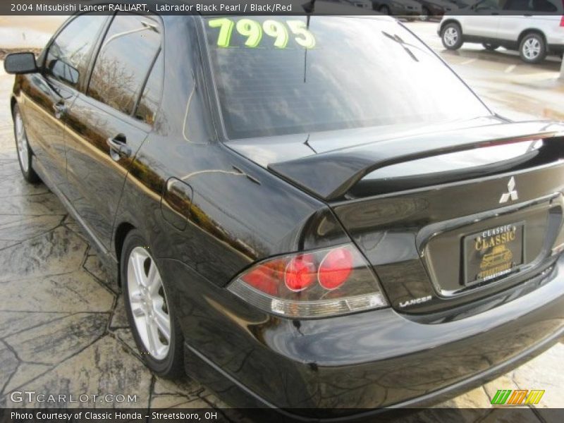 Labrador Black Pearl / Black/Red 2004 Mitsubishi Lancer RALLIART