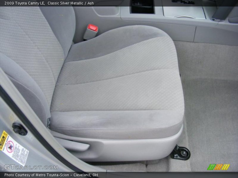 Classic Silver Metallic / Ash 2009 Toyota Camry LE