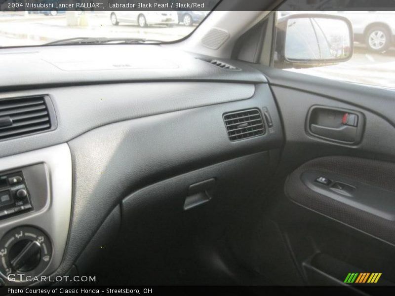 Labrador Black Pearl / Black/Red 2004 Mitsubishi Lancer RALLIART