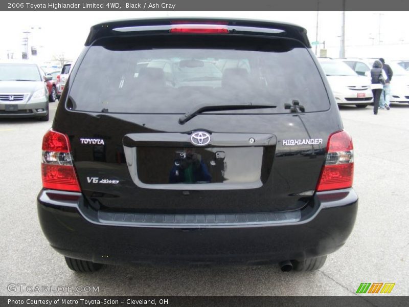 Black / Ash Gray 2006 Toyota Highlander Limited 4WD