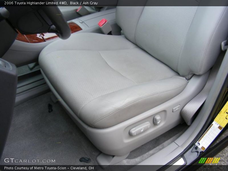 Black / Ash Gray 2006 Toyota Highlander Limited 4WD