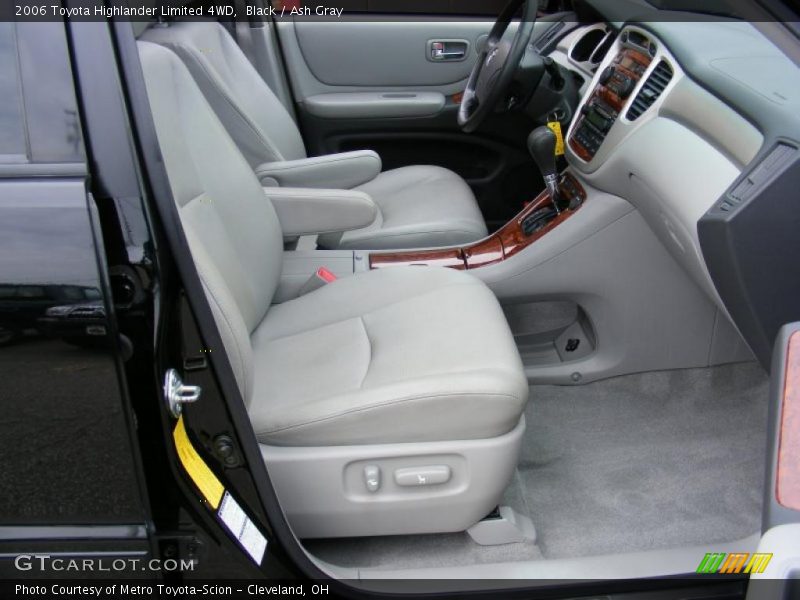 Black / Ash Gray 2006 Toyota Highlander Limited 4WD