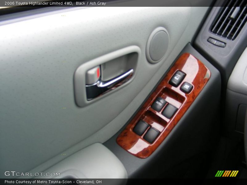 Black / Ash Gray 2006 Toyota Highlander Limited 4WD