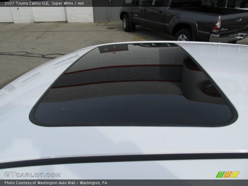 Super White / Ash 2007 Toyota Camry XLE