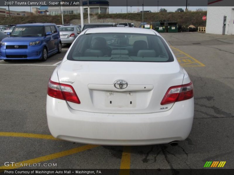 Super White / Ash 2007 Toyota Camry XLE