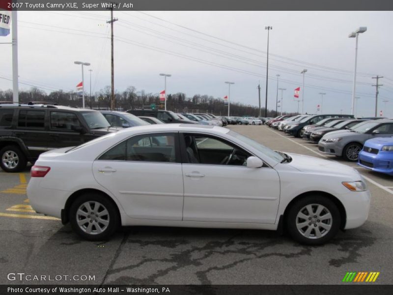 Super White / Ash 2007 Toyota Camry XLE