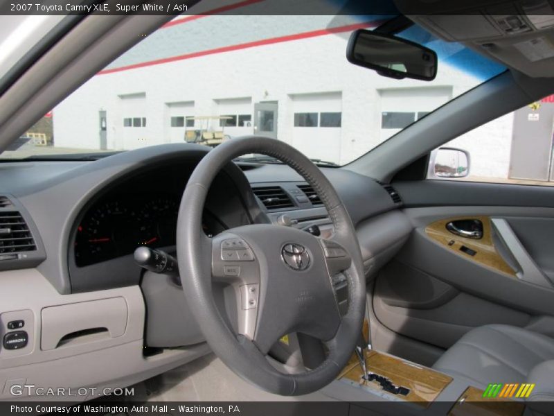 Super White / Ash 2007 Toyota Camry XLE