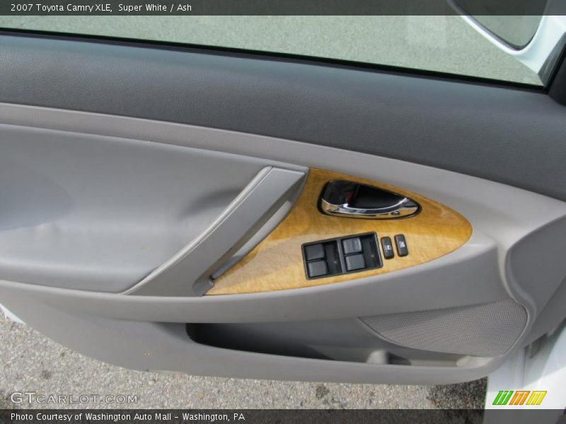 Super White / Ash 2007 Toyota Camry XLE