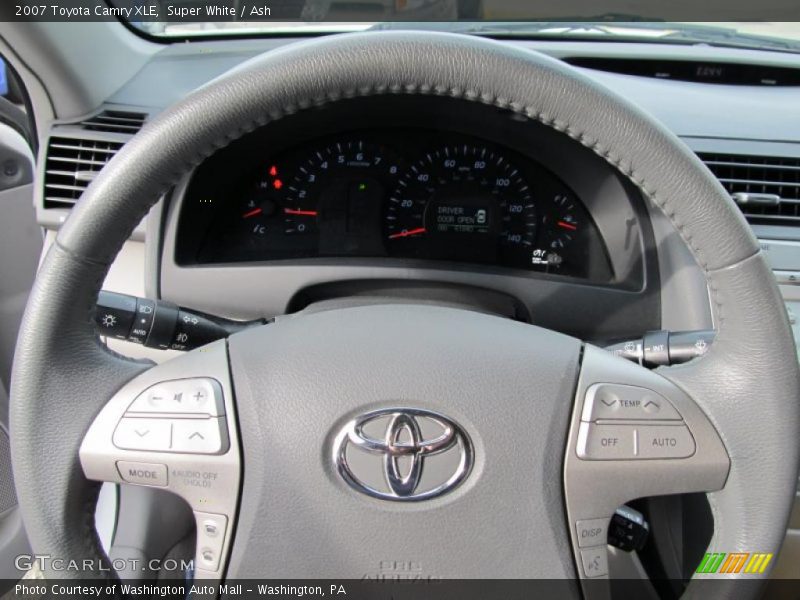 Super White / Ash 2007 Toyota Camry XLE
