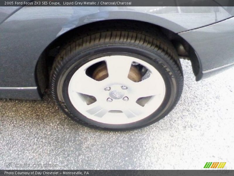 Liquid Grey Metallic / Charcoal/Charcoal 2005 Ford Focus ZX3 SES Coupe