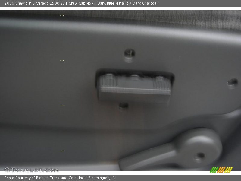 Dark Blue Metallic / Dark Charcoal 2006 Chevrolet Silverado 1500 Z71 Crew Cab 4x4
