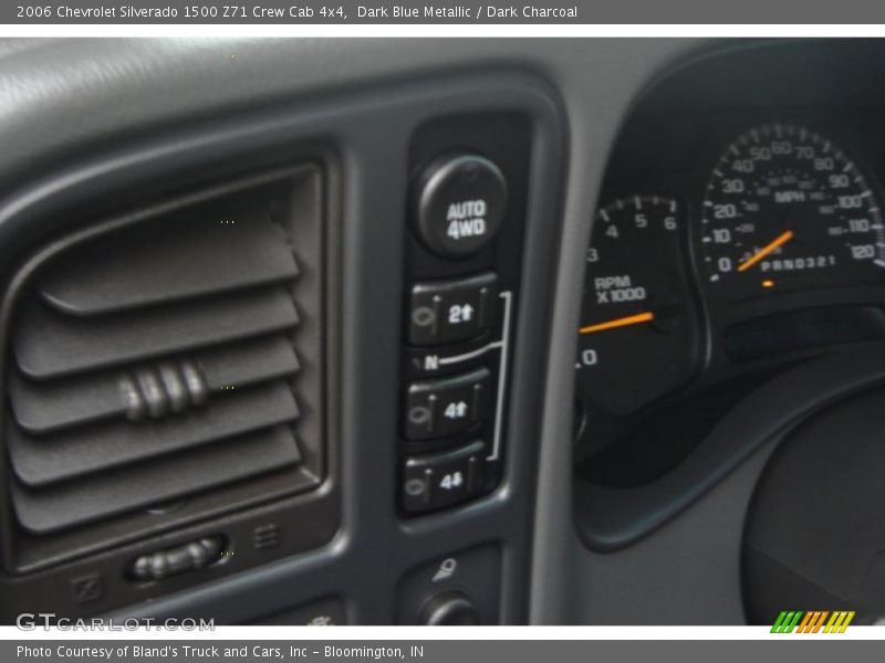 Dark Blue Metallic / Dark Charcoal 2006 Chevrolet Silverado 1500 Z71 Crew Cab 4x4