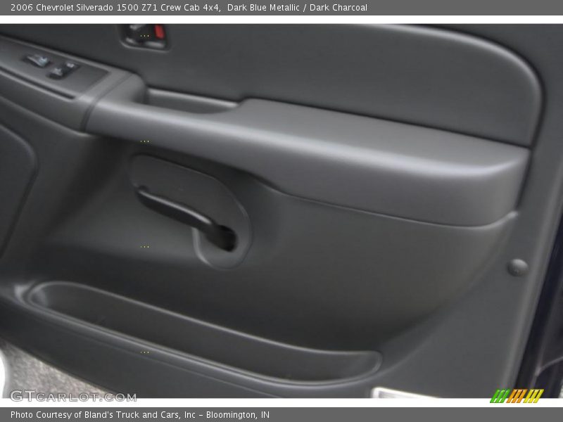 Dark Blue Metallic / Dark Charcoal 2006 Chevrolet Silverado 1500 Z71 Crew Cab 4x4