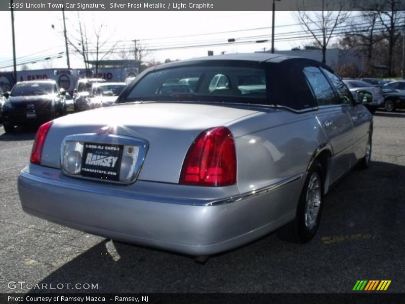 Silver Frost Metallic / Light Graphite 1999 Lincoln Town Car Signature