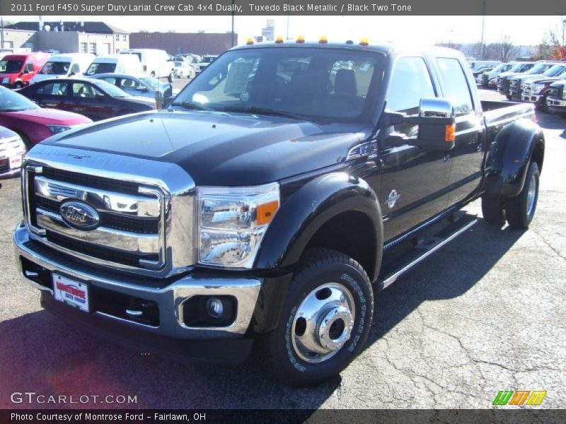 Front 3/4 View of 2011 F450 Super Duty Lariat Crew Cab 4x4 Dually