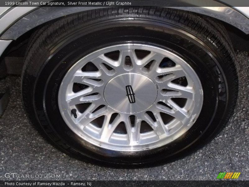  1999 Town Car Signature Wheel