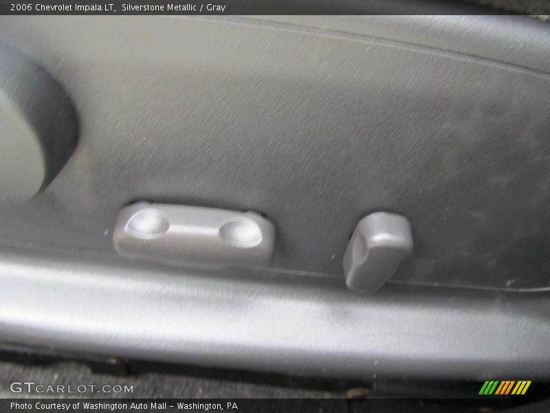 Controls of 2006 Impala LT