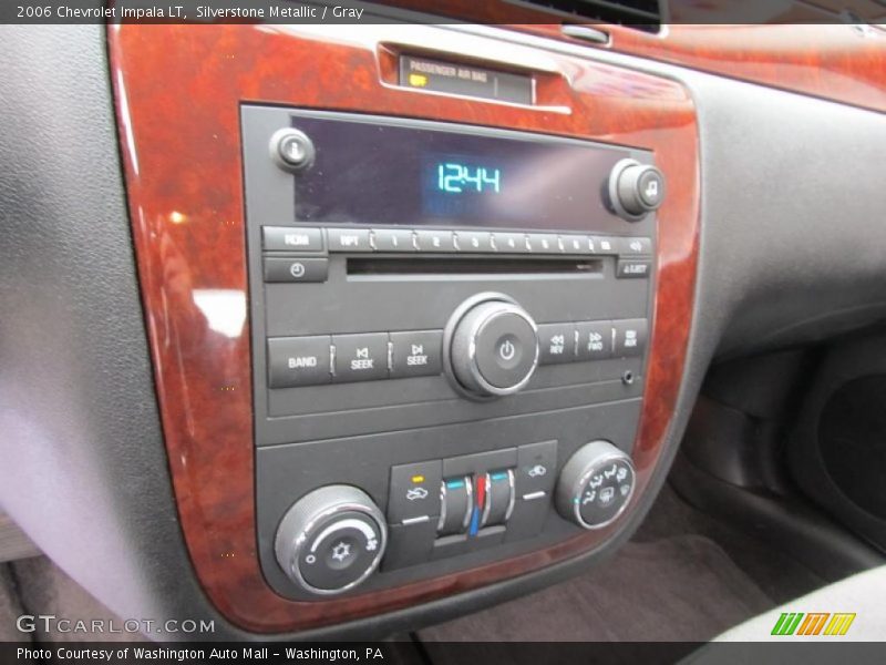 Controls of 2006 Impala LT