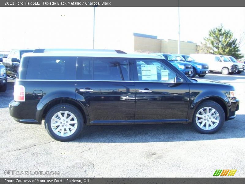 Tuxedo Black Metallic / Charcoal Black 2011 Ford Flex SEL