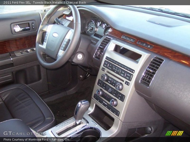 Tuxedo Black Metallic / Charcoal Black 2011 Ford Flex SEL