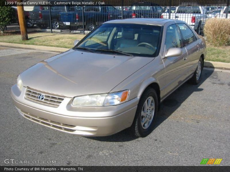 Front 3/4 View of 1999 Camry XLE V6
