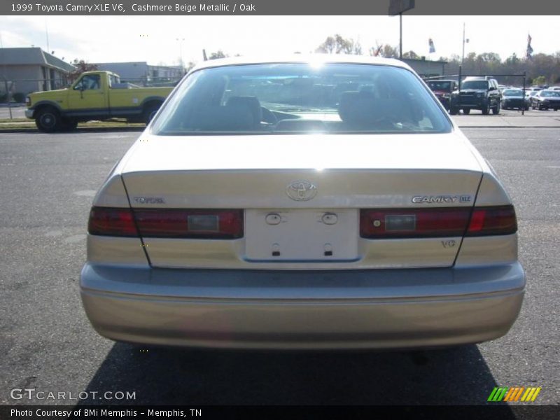Cashmere Beige Metallic / Oak 1999 Toyota Camry XLE V6